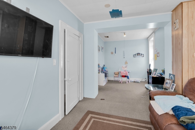 142 Division Ave Property Photo 22
