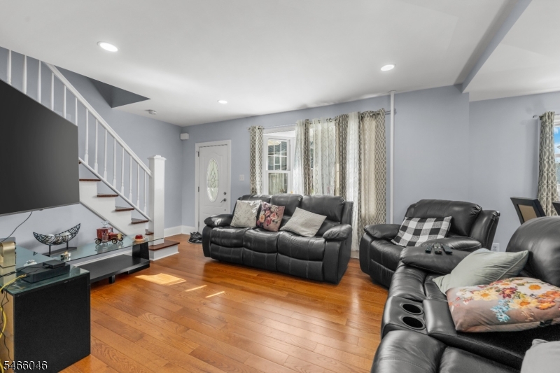 42 Arlington Blvd Property Photo 5