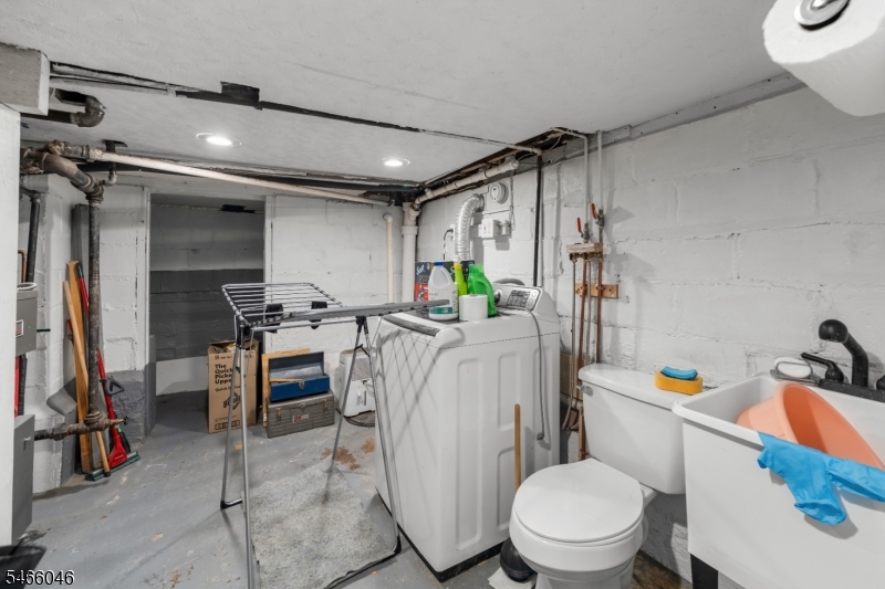 42 Arlington Blvd Property Photo 25