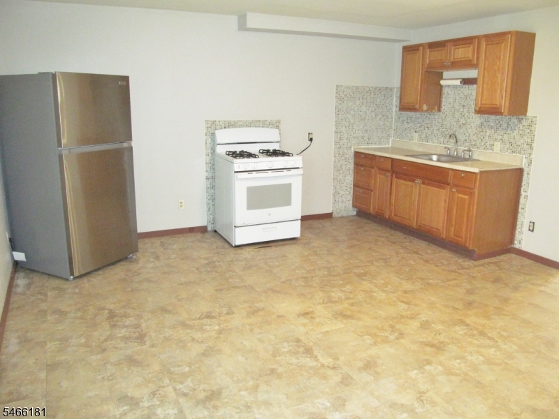 33 Cedar Alley Property Photo 2