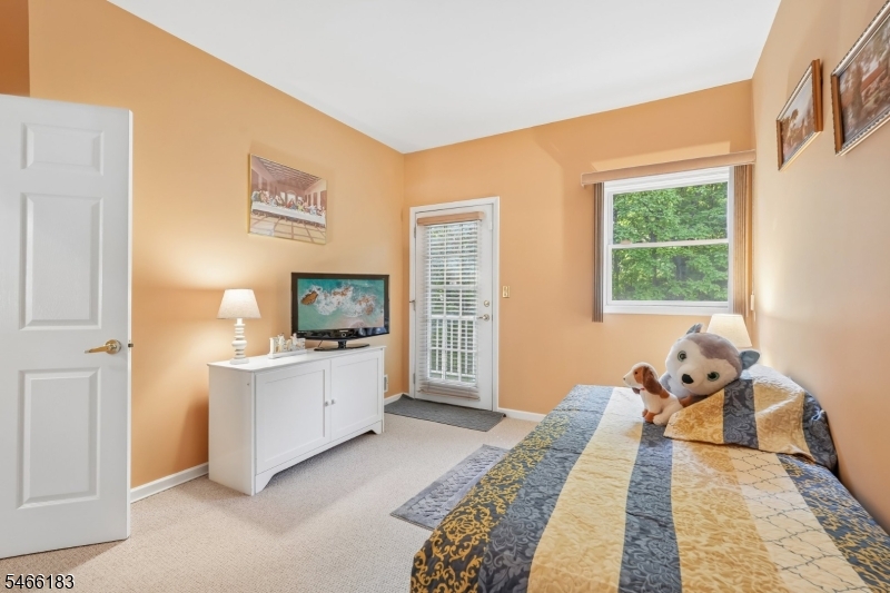 485 Saddle River Rd 7 Property Photo 12