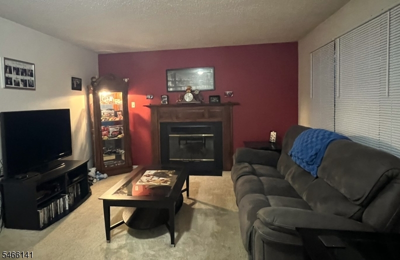 12 Burlington Ct 12 Property Photo 1