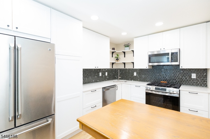 130 Albury Way Property Photo 10