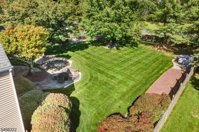 47 Amerman Ln Property Photo 6