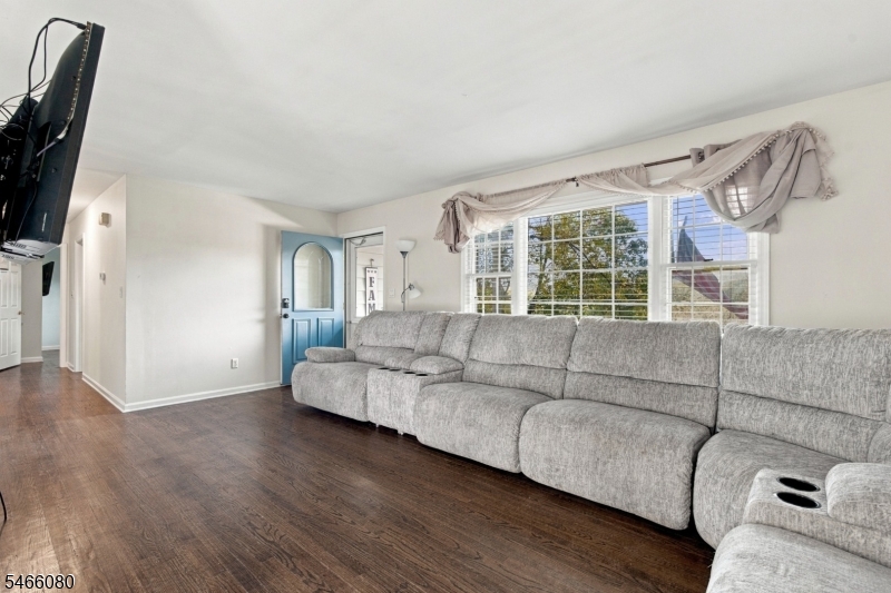 23 Elizabeth Ave Property Photo 1