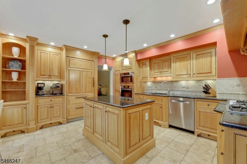 17 Chandler Dr Property Photo 2
