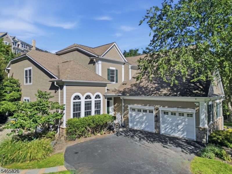 6 Tillou Rd W