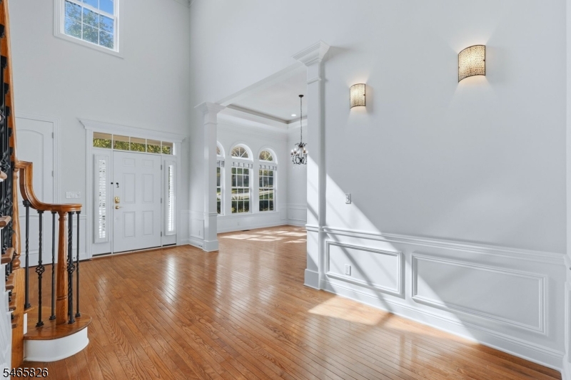 6 Tillou Rd W Property Photo 3