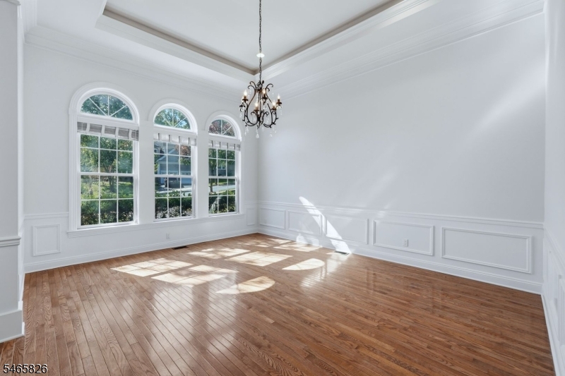 6 Tillou Rd W Property Photo 5