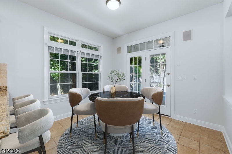 6 Tillou Rd W Property Photo 14