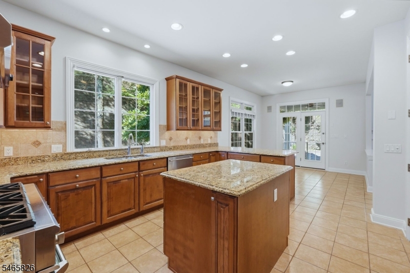 6 Tillou Rd W Property Photo 16