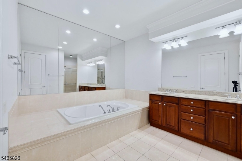 6 Tillou Rd W Property Photo 22