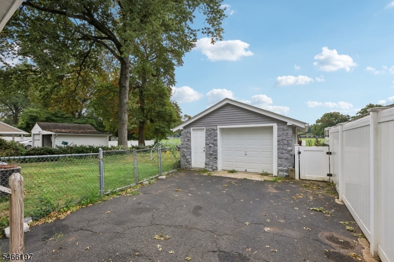 335 Coolidge Drive Property Photo 29