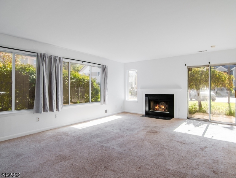 92 Falcon Ridge Way 2 Property Photo 1