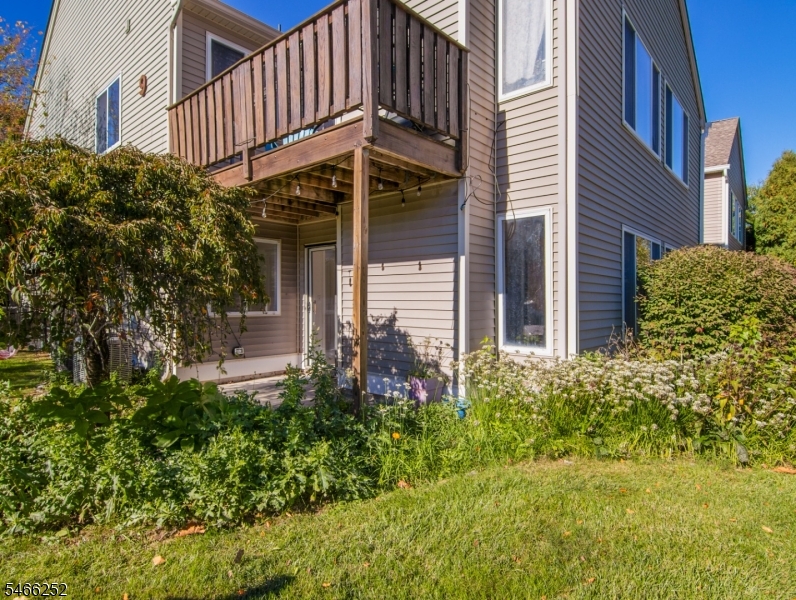 92 Falcon Ridge Way 2 Property Photo 2