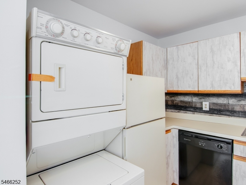 92 Falcon Ridge Way 2 Property Photo 11