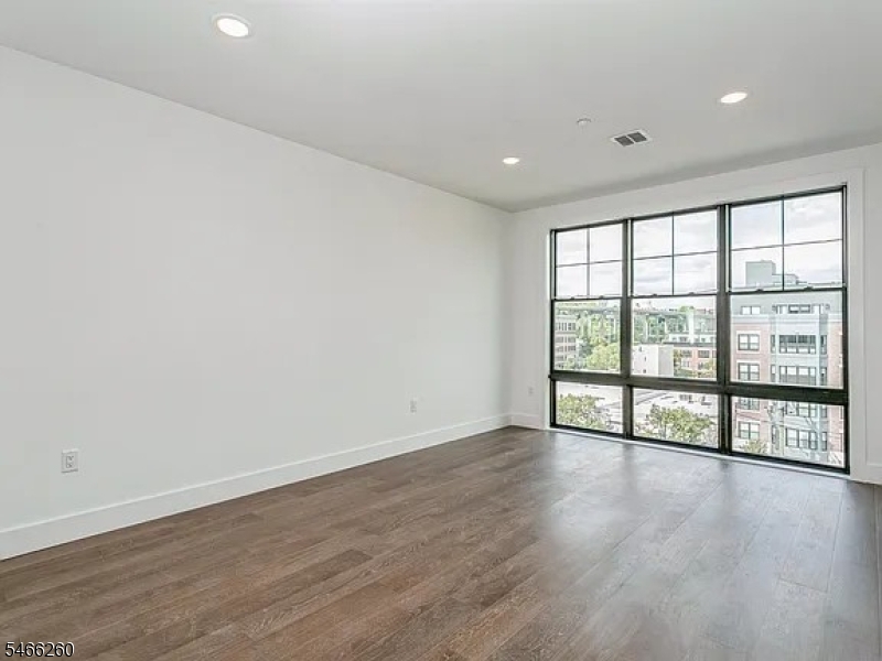 386 Fifth St 301 Property Photo 10