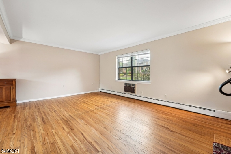 768 Springfield Ave D3 Property Photo 3
