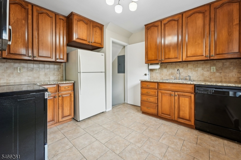768 Springfield Ave D3 Property Photo 10