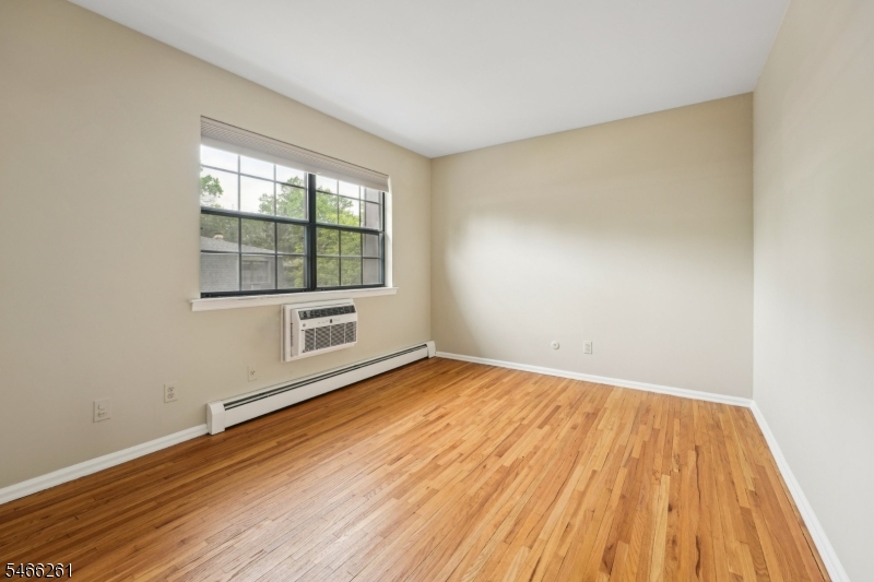 768 Springfield Ave D3 Property Photo 13