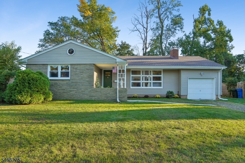 747 3rd St Property Photo 1