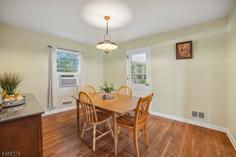 747 3rd St Property Photo 8