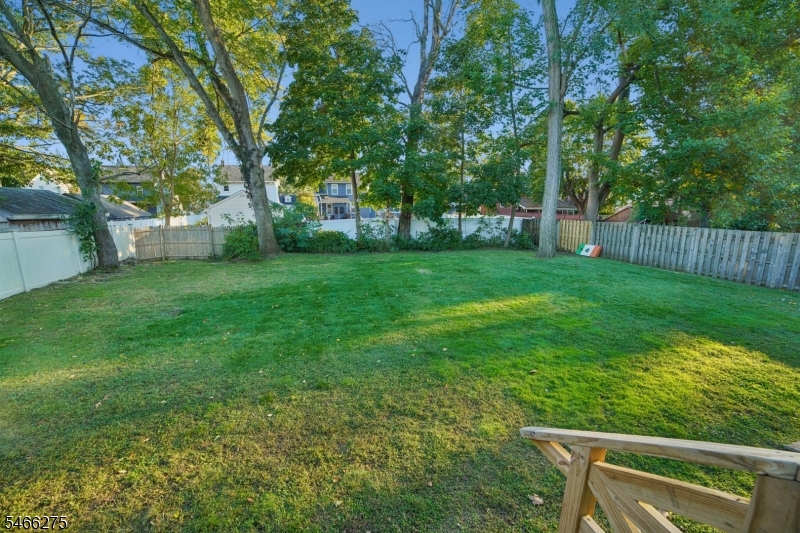 747 3rd St Property Photo 28