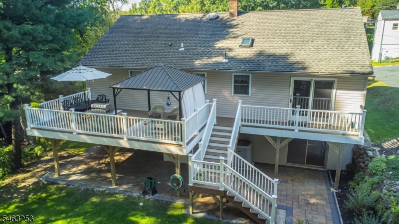 9 Mildred Ave Property Photo 6
