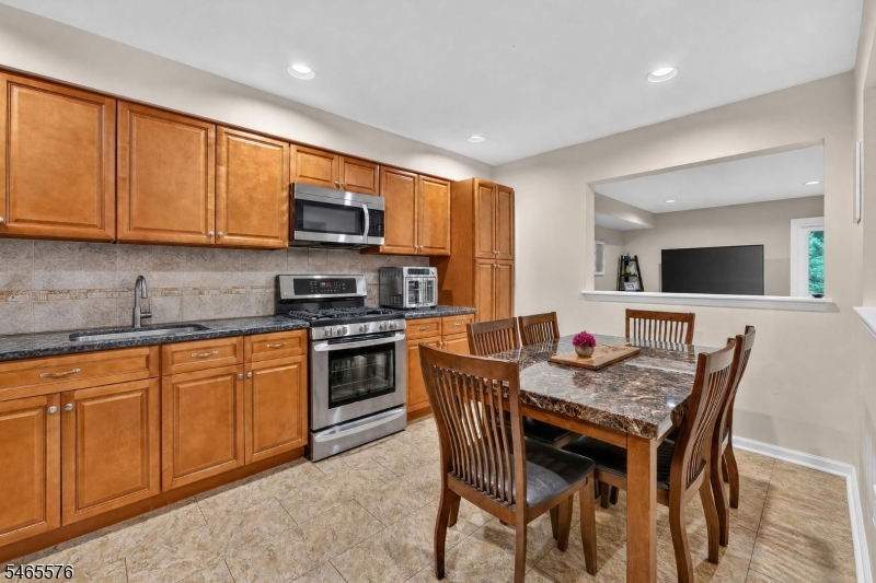 38 Averell Dr Property Photo 6