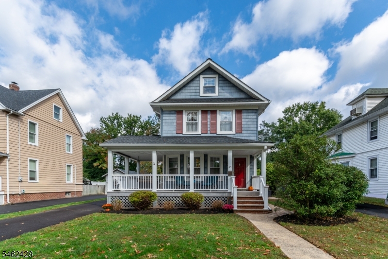 25 E Spring St Property Photo 1
