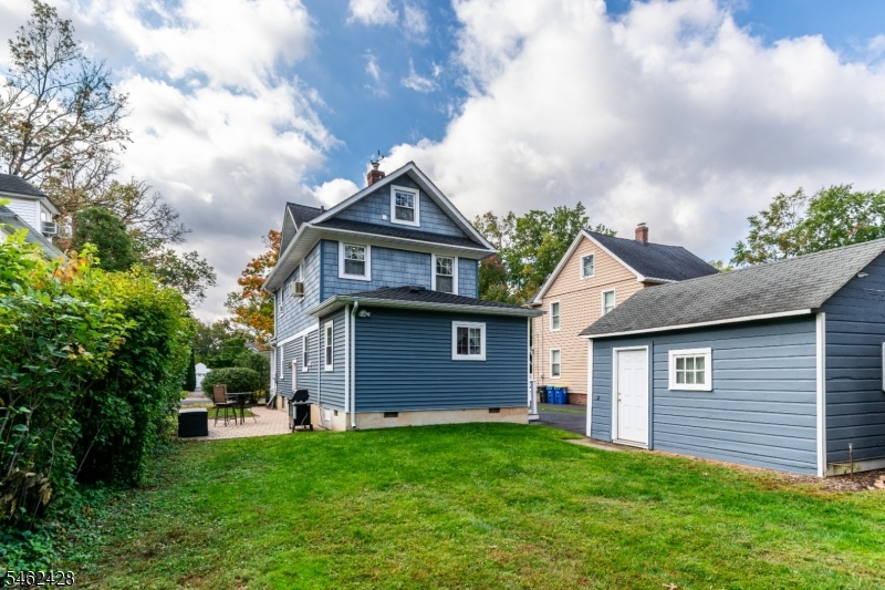 25 E Spring St Property Photo 2