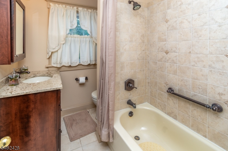 25 E Spring St Property Photo 8