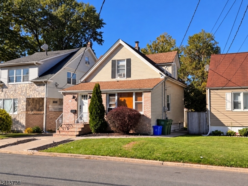 220 Gordon St Property Photo 1