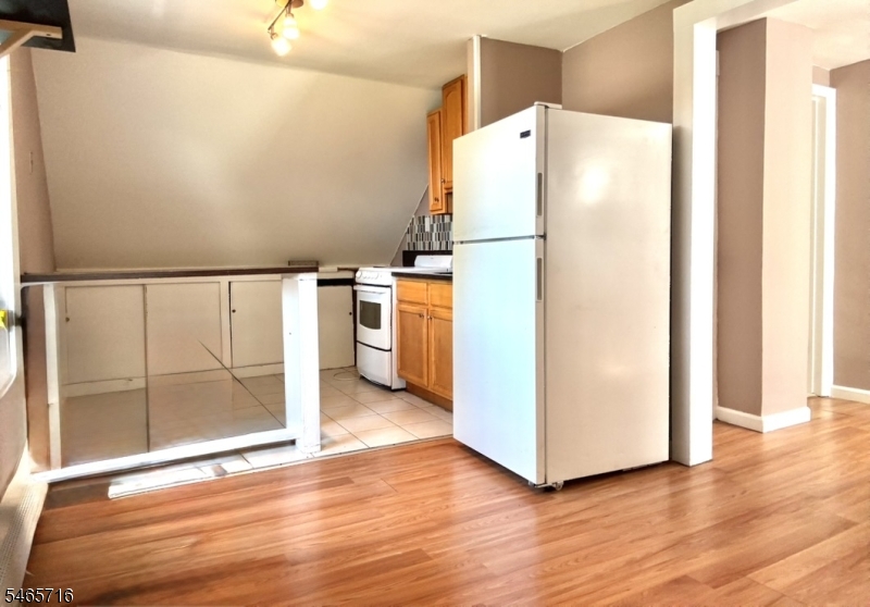 220 Gordon St Property Photo 13