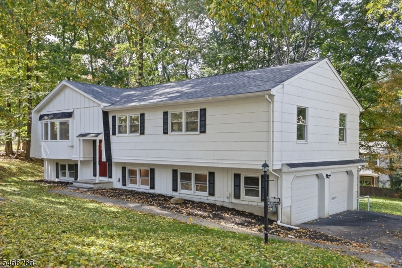 11 Colby Dr Property Photo 1