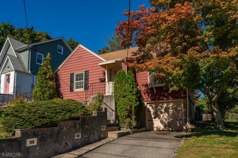 150 Franklin St Property Photo 1