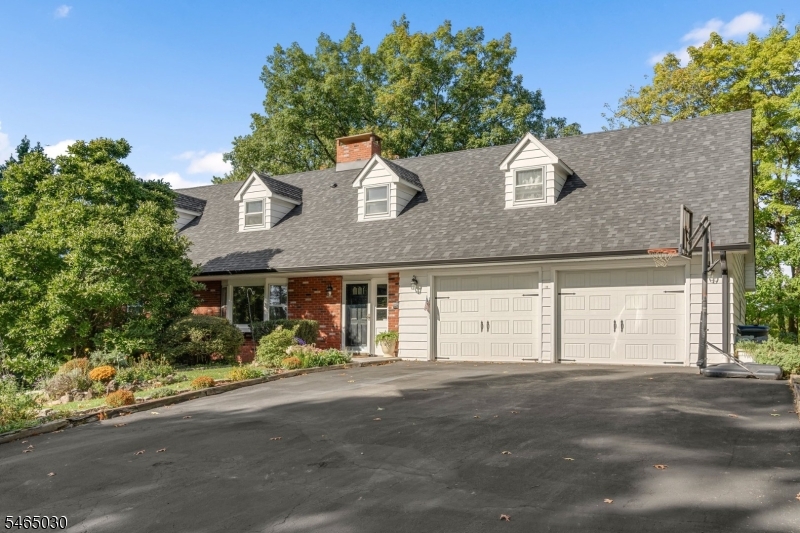 39 Lessing Rd Property Photo 1