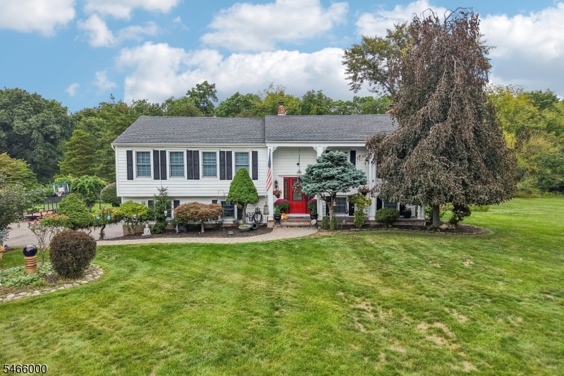 7 Weavers Ln Property Photo 1