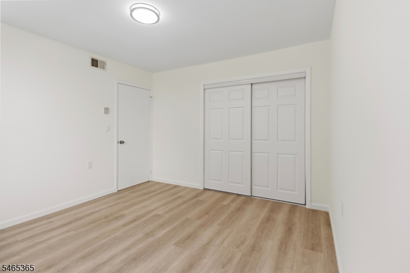 681 Huntington Dr Property Photo 10