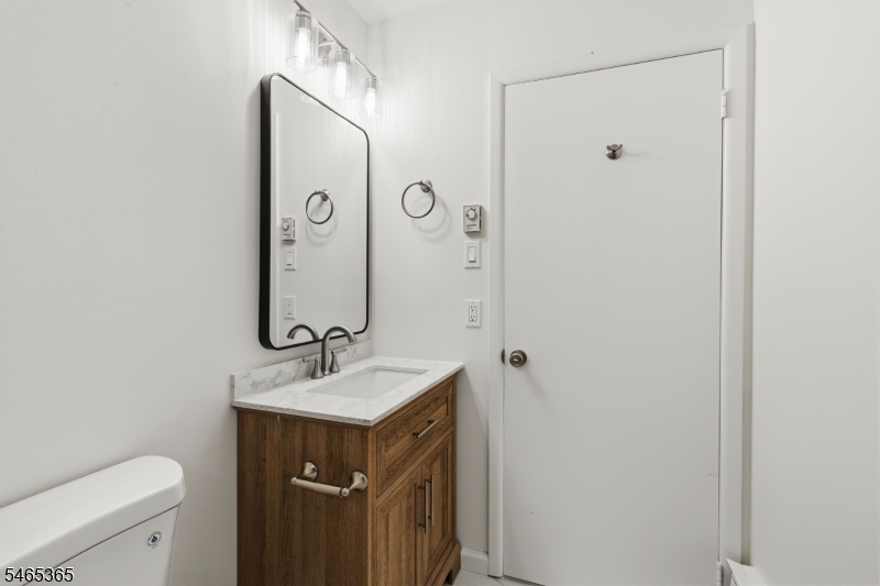 681 Huntington Dr Property Photo 12