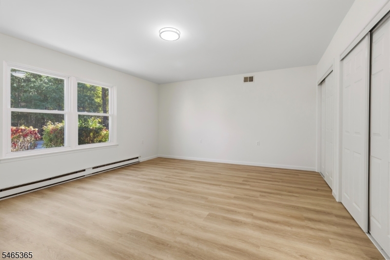 681 Huntington Dr Property Photo 13