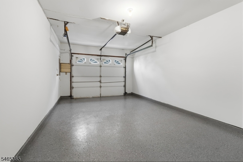 681 Huntington Dr Property Photo 47