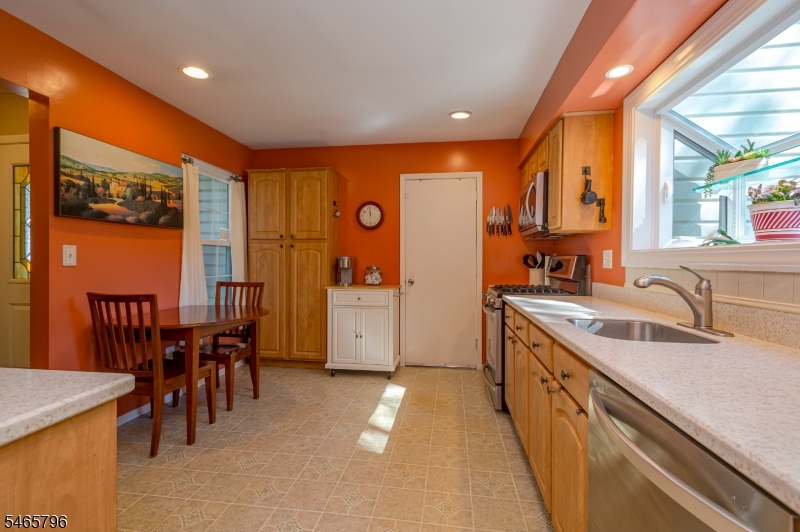 418 Hawkshead Way Property Photo 4