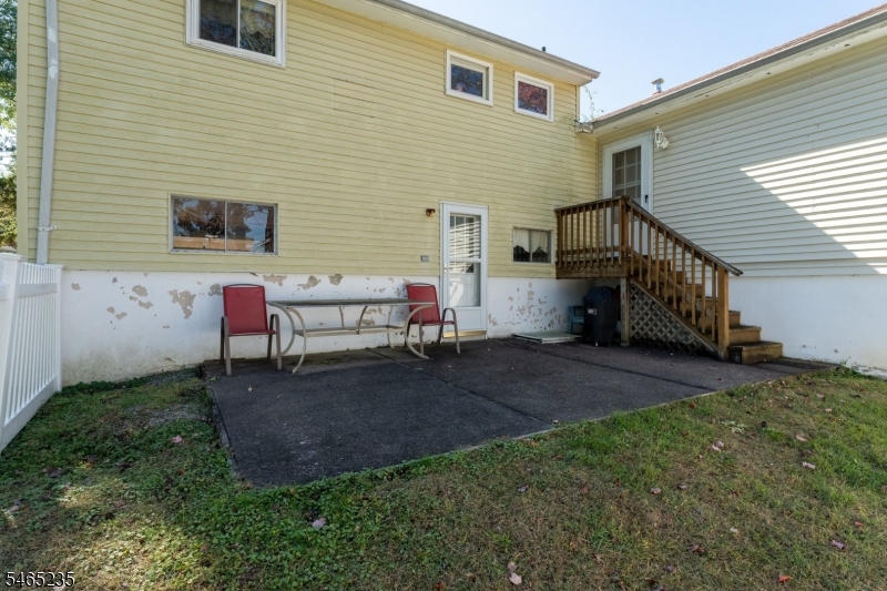 3 Locust Drive Property Photo 28