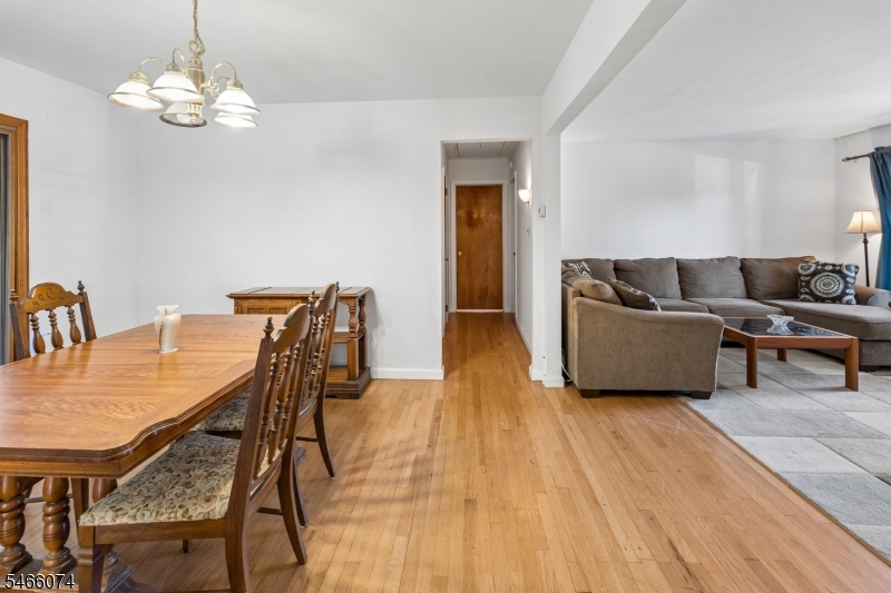 147 Kingston Rd Property Photo 4