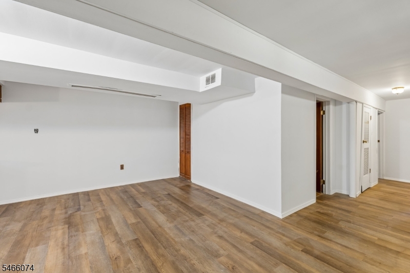 147 Kingston Rd Property Photo 17