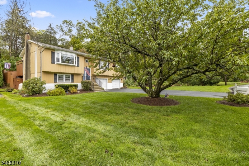 11 Vlietstra Dr Property Photo 1