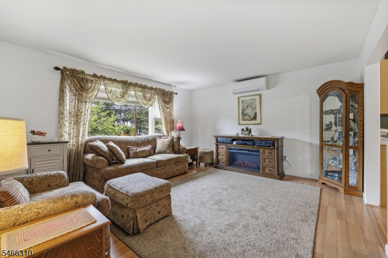 11 Vlietstra Dr Property Photo 3