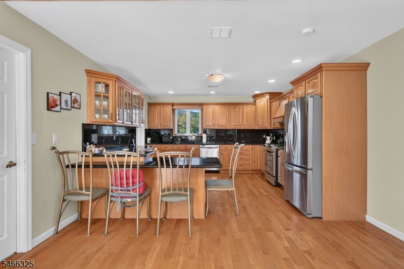 162 Wootton St Property Photo 9