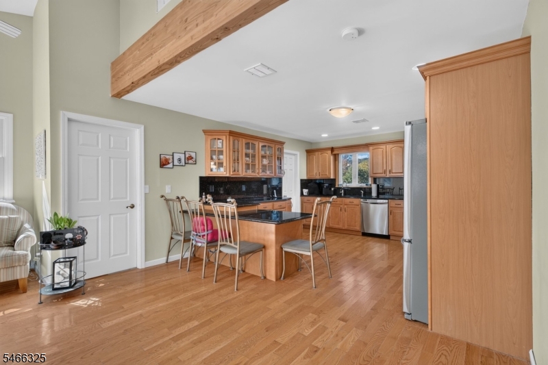 162 Wootton St Property Photo 10